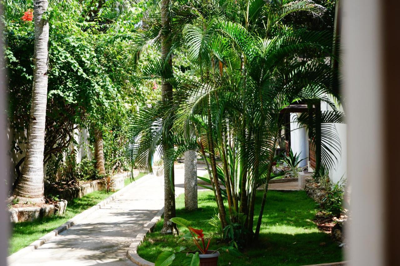 Flower Garden Resort بنغلاو المظهر الخارجي الصورة